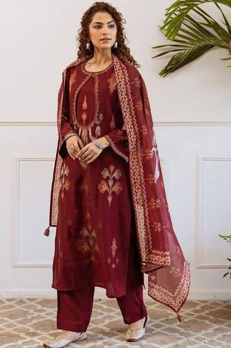 Women Ethnic Motifs Printed Thread Work Kurta with Trousers & With Dupatta