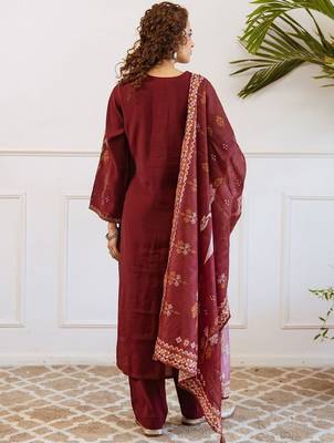 Women Ethnic Motifs Printed Thread Work Kurta with Trousers & With Dupatta 4