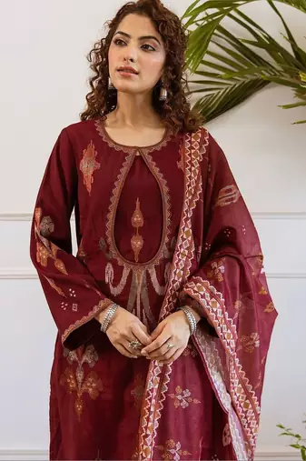 Women Ethnic Motifs Printed Thread Work Kurta with Trousers & With Dupatta