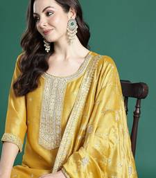 Ethnic Motifs Embroidered Kurta with Trousers & Dupatta