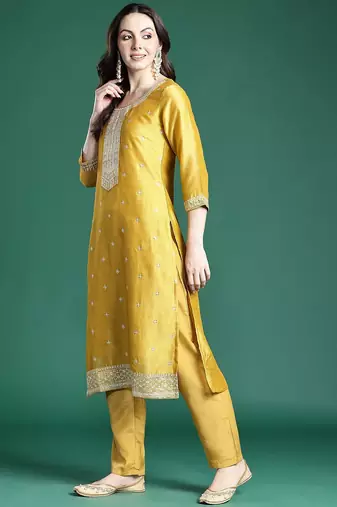 Ethnic Motifs Embroidered Kurta with Trousers & Dupatta