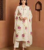 Women Floral Printed Cotton Kurta with Trousers & With Dupatta