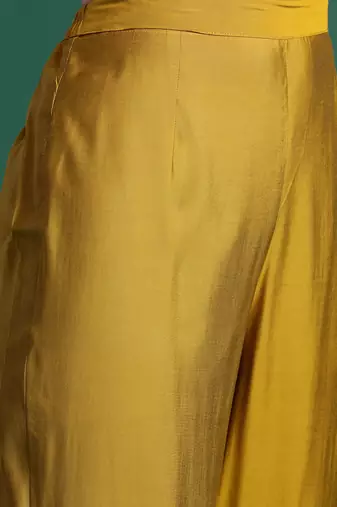Ethnic Motifs Embroidered Sequinned Kurta With Trousers & Dupatta