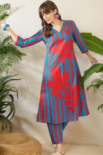 Women Printed Cotton Kurta with Trousers