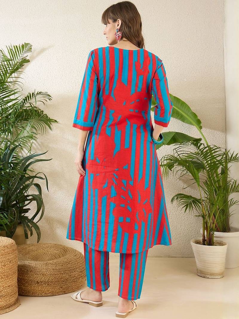 Women Printed Cotton Kurta with Trousers