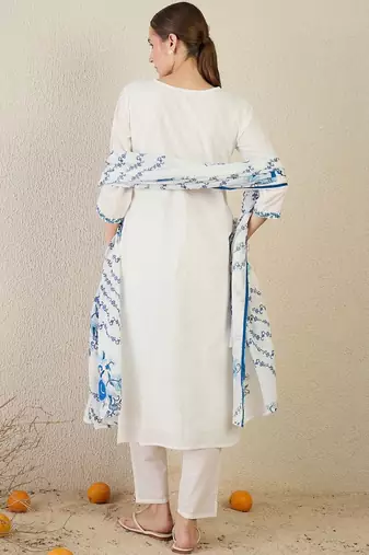 Women Floral Embroidered Thread Work Cotton Kurta with Trousers & With Dupatta