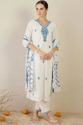Women Floral Embroidered Thread Work Cotton Kurta with Trousers & With Dupatta