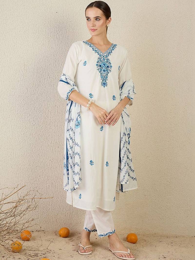 Women Floral Embroidered Thread Work Cotton Kurta with Trousers & With Dupatta