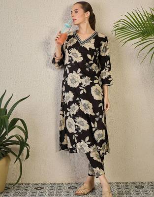 Floral Printed Cotton Kurta with Trousers 5