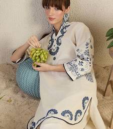 Women Ethnic Motifs Embroidered Kurta with Trousers