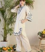 Women Ethnic Motifs Embroidered Kurta with Trousers