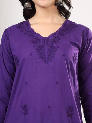 Women purple floral motifs embroidered chikankari cotton ethnic kurta palazzo set 4