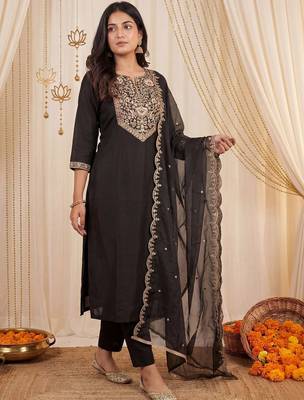 Women Ethnic Motifs Embroidered Thread Work Kurta with Trousers & With Dupatta 1