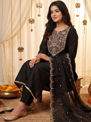 Women Ethnic Motifs Embroidered Thread Work Kurta with Trousers & With Dupatta 4