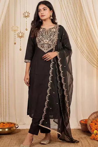 Women Ethnic Motifs Embroidered Thread Work Kurta with Trousers & With Dupatta