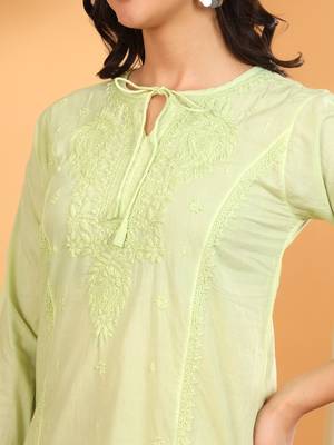 Women green ethnic motifs embroidered chikankari cotton tie up neck kurta palazzo set 4