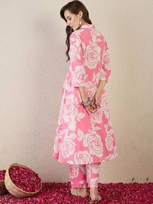Women Floral Printed Cotton Kurta with Trousers 5