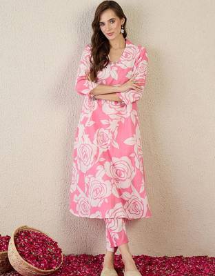 Women Floral Printed Cotton Kurta with Trousers 6