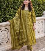 Women Ethnic Motifs Printed Cotton Kurta with Trousers & Dupatta