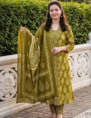Women Ethnic Motifs Printed Cotton Kurta with Trousers & Dupatta 6