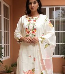 Floral Embroidered Thread Work Straight Kurta With Trousers & Dupatta