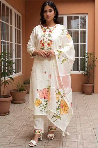 Floral Embroidered Thread Work Straight Kurta With Trousers & Dupatta