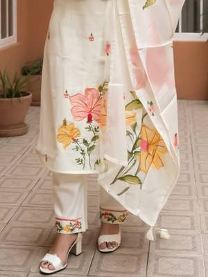 Floral Embroidered Thread Work Straight Kurta With Trousers & Dupatta 5