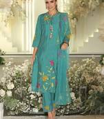 Women Floral Embroidered Thread Work Kurta with Trousers & With Dupatta