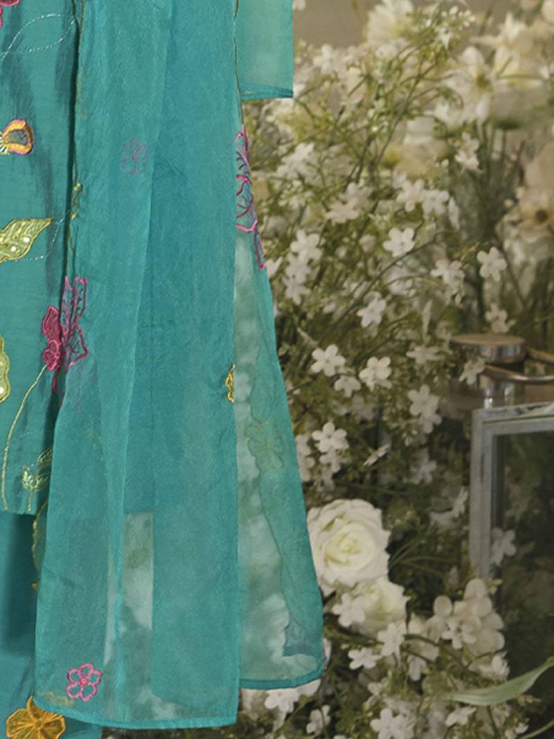Women Floral Embroidered Thread Work Kurta with Trousers & With Dupatta