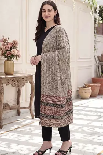 Women Ethnic Motifs Kurta with Trousers & With Dupatta