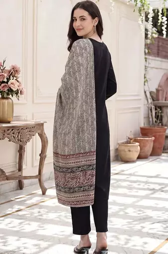 Women Ethnic Motifs Kurta with Trousers & With Dupatta