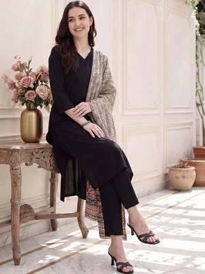 Women Ethnic Motifs Kurta with Trousers & With Dupatta 5