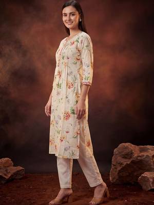 Women Floral Printed Thread Work Cotton Kurta with Trousers & With Dupatta 5