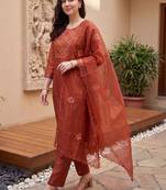 Women Ethnic Motifs Embroidered Thread Work Kurta With Trousers & Dupatta