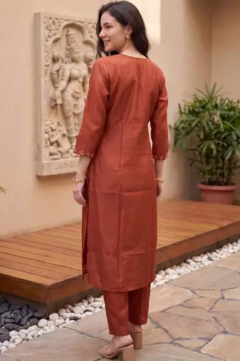 Women Ethnic Motifs Embroidered Thread Work Kurta With Trousers & Dupatta