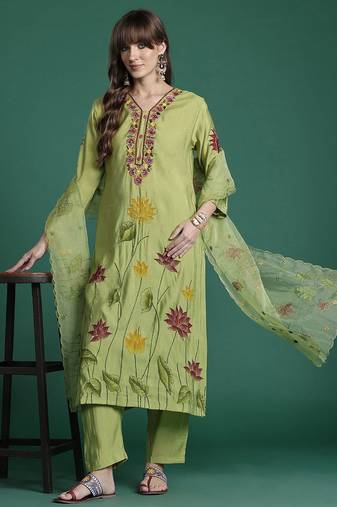 Floral Embroidered Thread Work Kurta with Trousers & With Dupatta