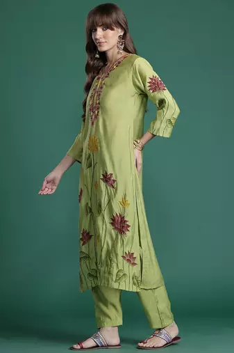 Floral Embroidered Thread Work Kurta with Trousers & With Dupatta