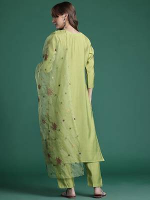 Floral Embroidered Thread Work Kurta with Trousers & With Dupatta 7