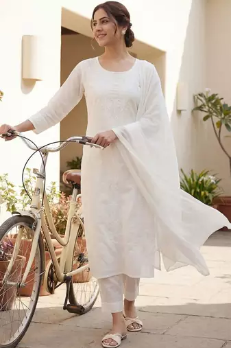Women Ethnic Motifs Embroidered Chikankari Cotton Kurta with Trousers & With Dupatta