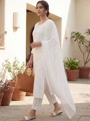 Women Ethnic Motifs Embroidered Chikankari Cotton Kurta with Trousers & With Dupatta 4