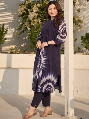 Women Printed Pleated Thread Work Cotton Kurta with Trousers 3