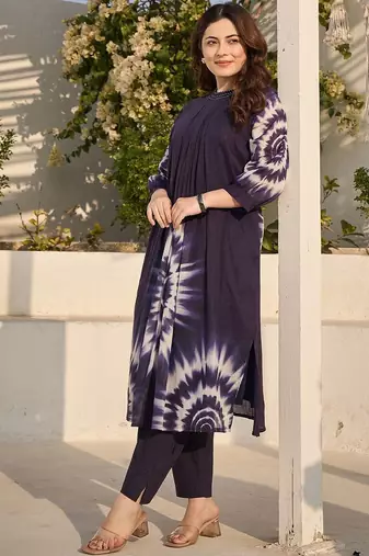 Women Printed Pleated Thread Work Cotton Kurta with Trousers