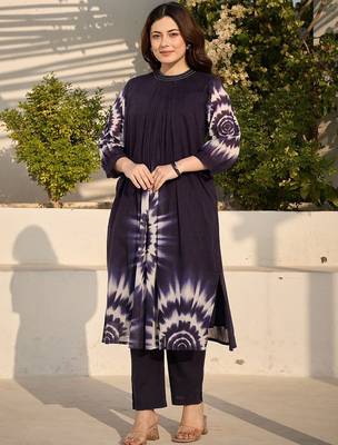 Women Printed Pleated Thread Work Cotton Kurta with Trousers 4