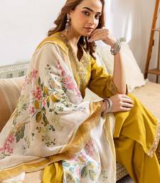 Women Floral Embroidered Thread Work Kurta with Palazzos & With Dupatta