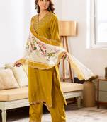 Women Floral Embroidered Thread Work Kurta with Palazzos & With Dupatta