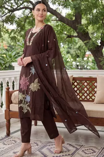 Women Floral Embroidered Thread Work Cotton Kurta with Trousers & With Dupatta