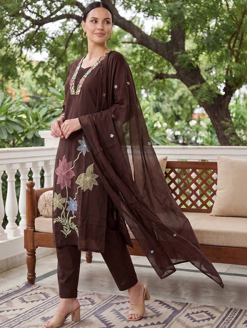 Women Floral Embroidered Thread Work Cotton Kurta with Trousers & With Dupatta