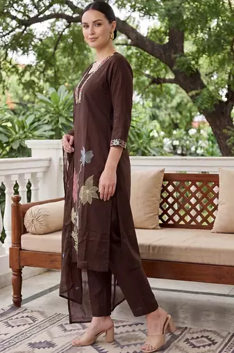 Women Floral Embroidered Thread Work Cotton Kurta with Trousers & With Dupatta