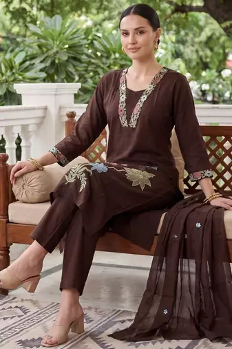Women Floral Embroidered Thread Work Cotton Kurta with Trousers & With Dupatta