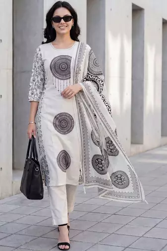Women Ethnic Motifs Printed Cotton Kurta with Trousers & With Dupatta